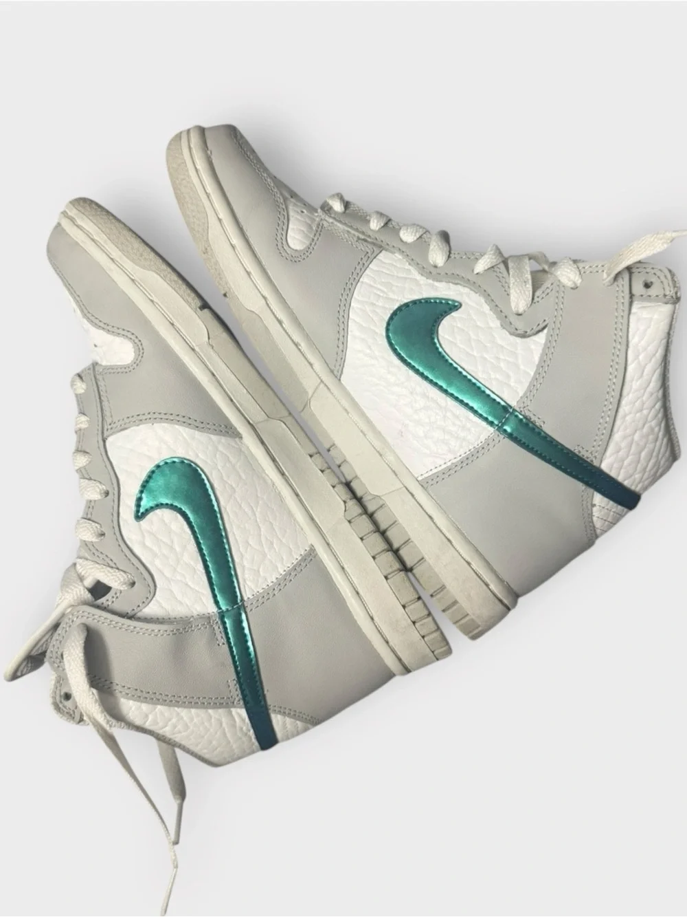 Nike Dunk High Women’s 6.5 White Grey Metallic Teal | Bling Ring | Clean EUC
